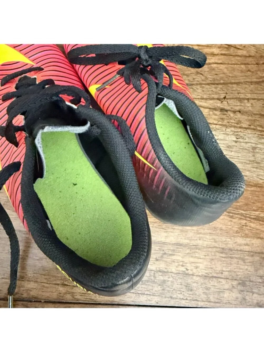 Nike Jr. Mercurial Vapor XI FG Soccer Cleat (4Y) Total Crimson, Black